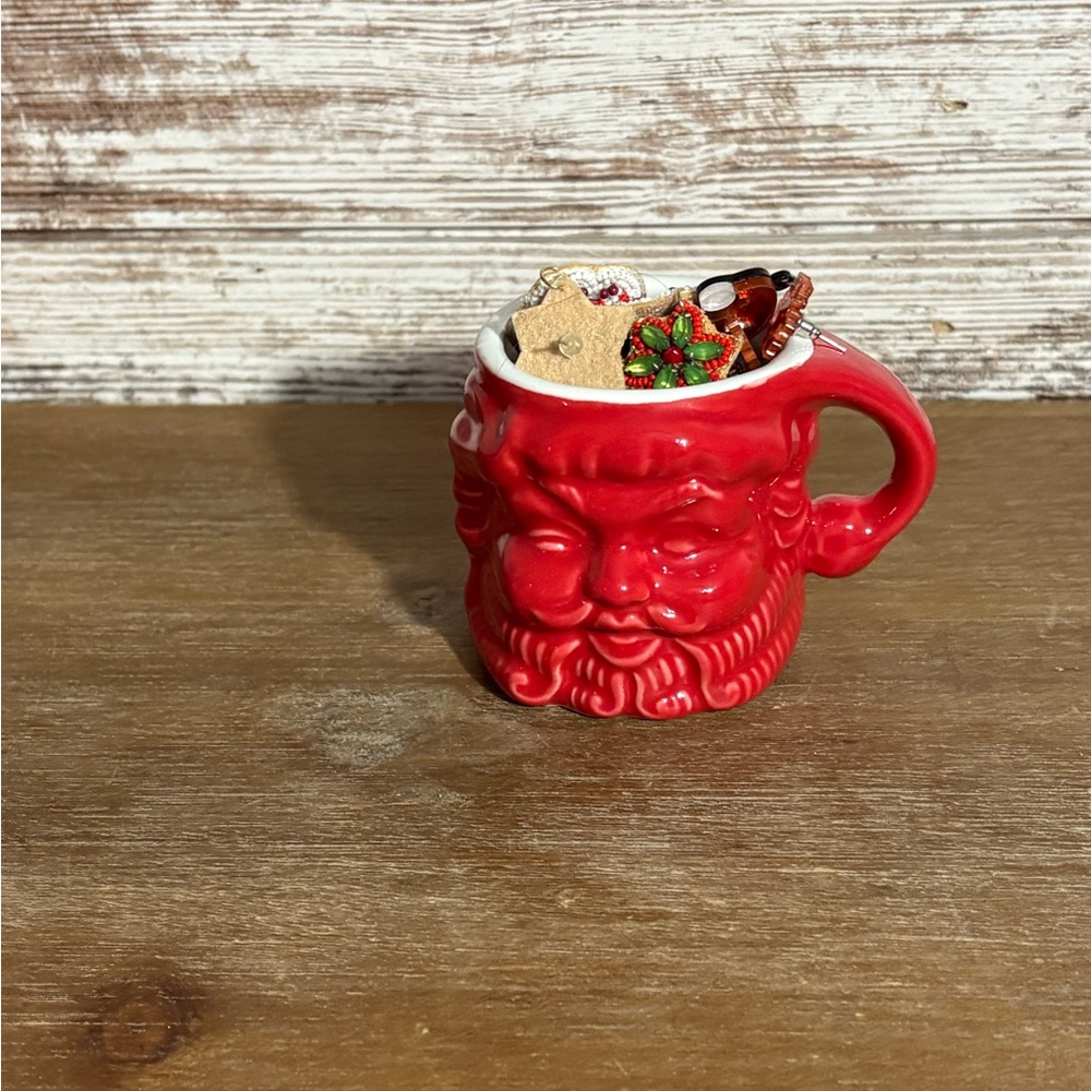 MINI SANTA ESPESSO MUG FILLED WITH CHRISTMAS EARRINGS